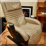 F43. Massage Chair HWE S Class FC4 -200A 